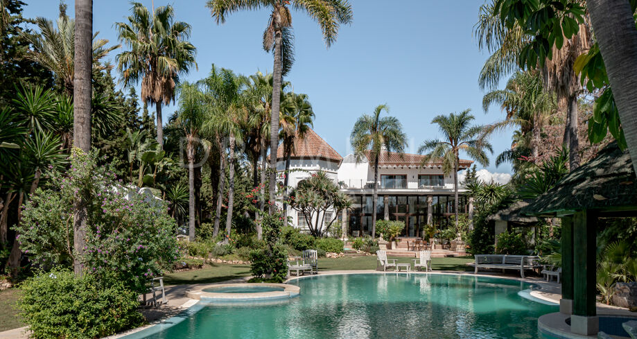 Une grande villa de luxe vraiment exceptionnelle à Atalaya de Rio Verde, Nueva Andalucía.