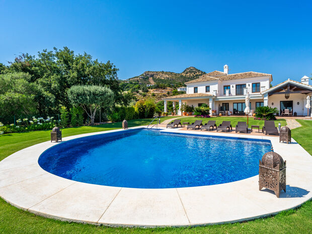 Magnificent Classy Frontline Golf Luxury House, Marbella Club Resort, Benahavis