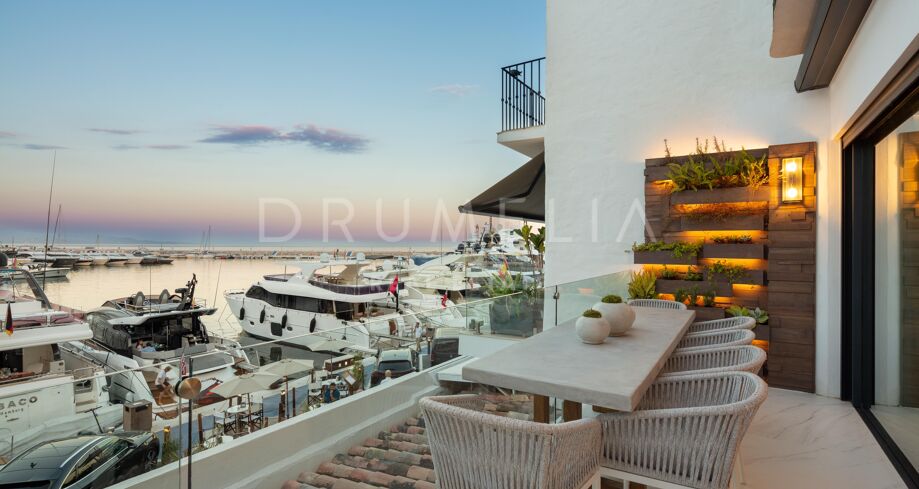 Superbe appartement de luxe moderne avec vue sur la mer Méditerranée, Puerto Banus, Marbella.