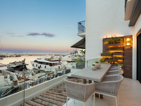 Modern luxury apartment with views to the Mediterranean Sea, Puerto Banus, Marbella