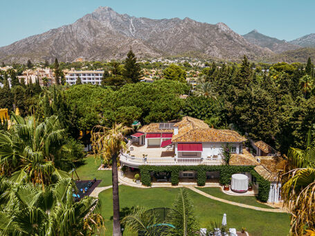 Exclusive beautiful villa for sale in Rocio de Nagüeles, in the heart of Marbella's Golden Mile
