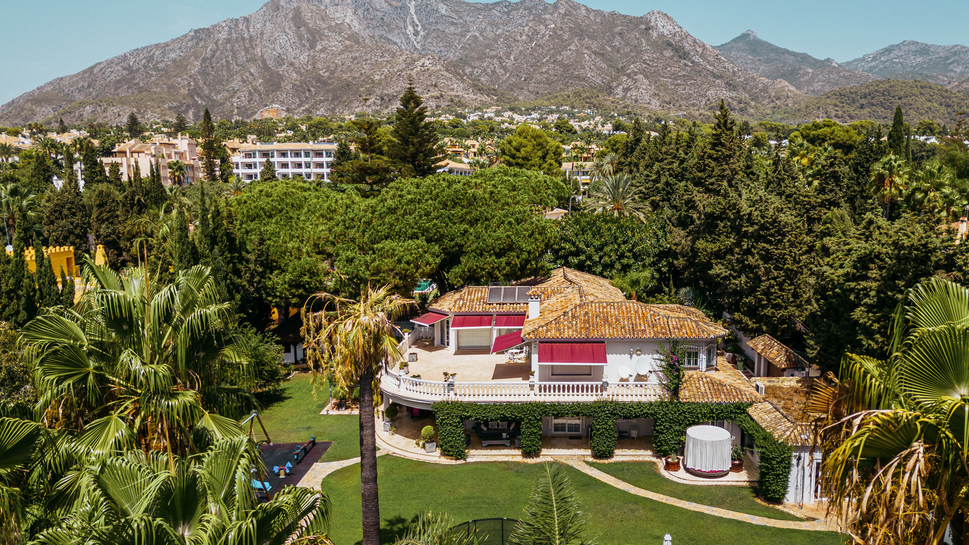 Casa Flora - Villa te koop in Rocio de Nagüeles, in het hart van de Golden Mile van Marbella