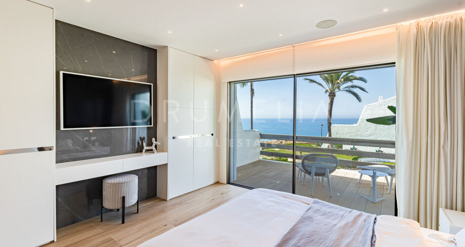 Fully renovated townhouse in beachfront resort Coral Beach on Marbella’s Golden Mile for sale