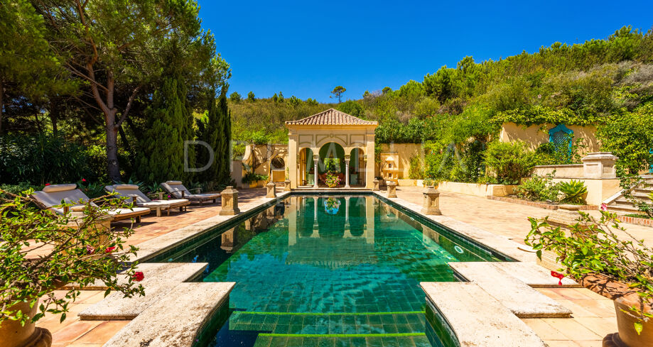 Unique majestic estate with huge plot and breathtaking views in Arroyo de las Cañas, Estepona