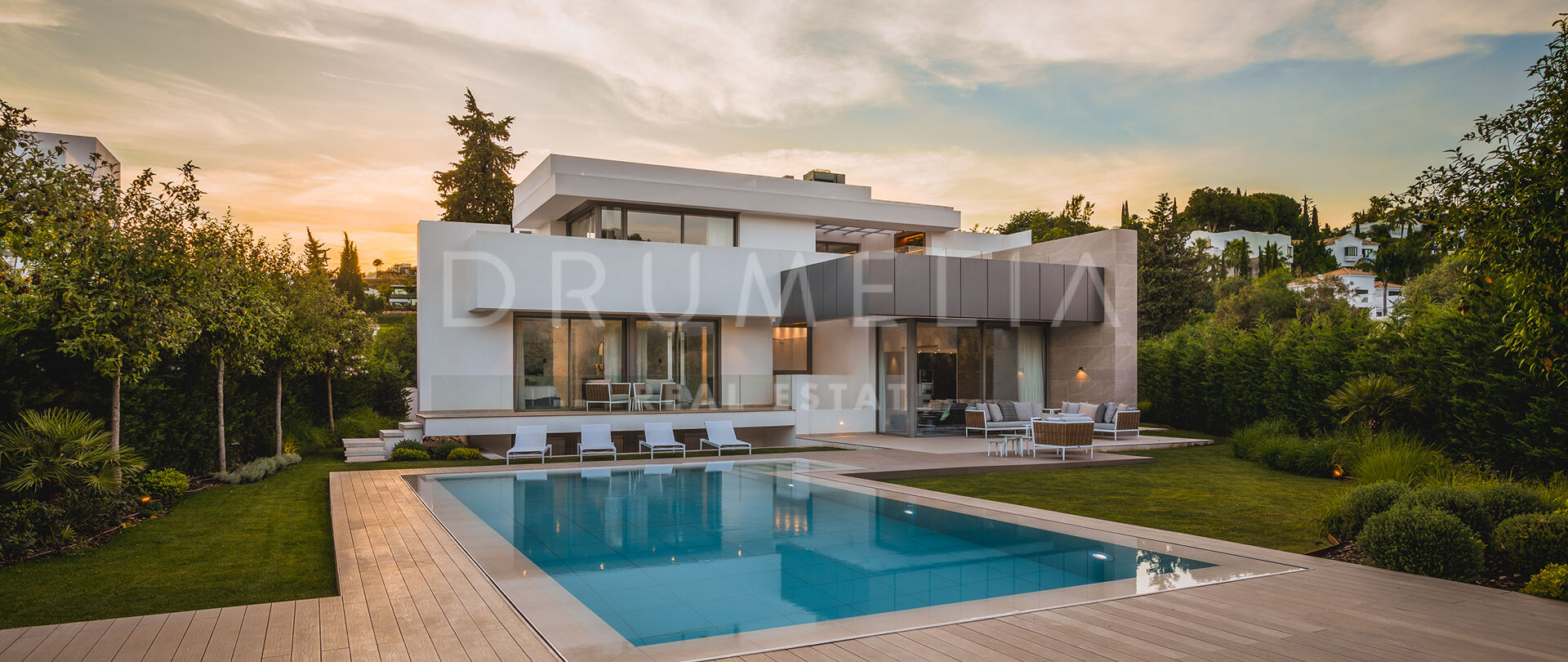 Gloednieuwe elegante moderne high-end woning in El Paraiso, Estepona