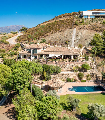 Traditionele stijl, fantastische luxe front-line golf villa in Marbella Club Golf Resort