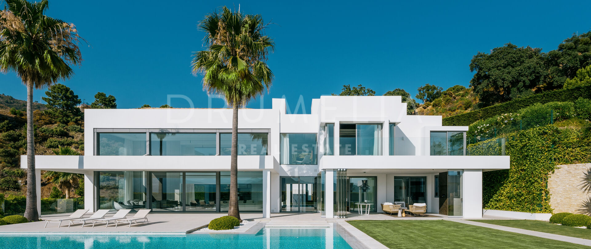 Villa Lagoon - Outstanding Modern High-End House in La Zagaleta Golf & Country Club, Benahavis