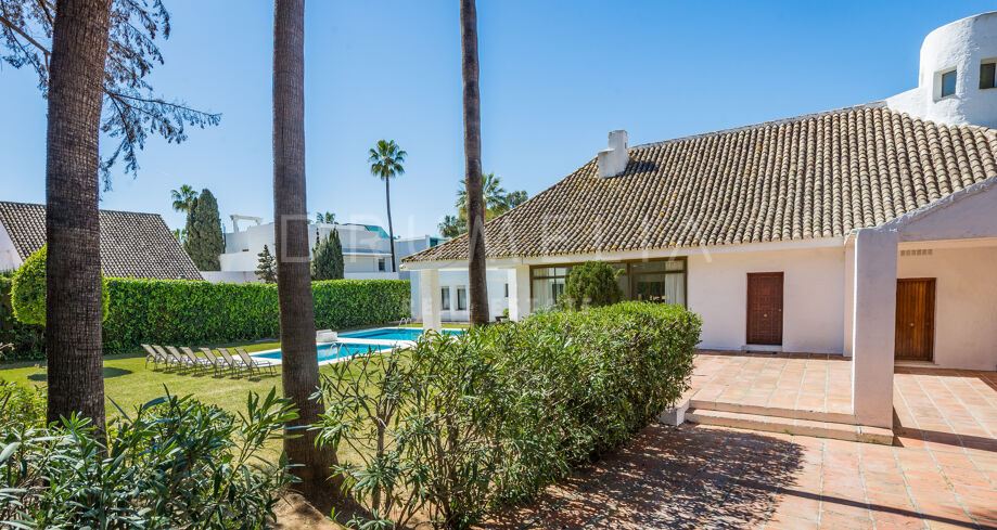 Luxuriöse Villa am Strand mit modernem Interieur, Villa Marina, Puerto Banus