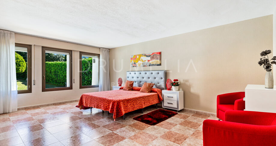 Luxuriöse Villa am Strand mit modernem Interieur, Villa Marina, Puerto Banus