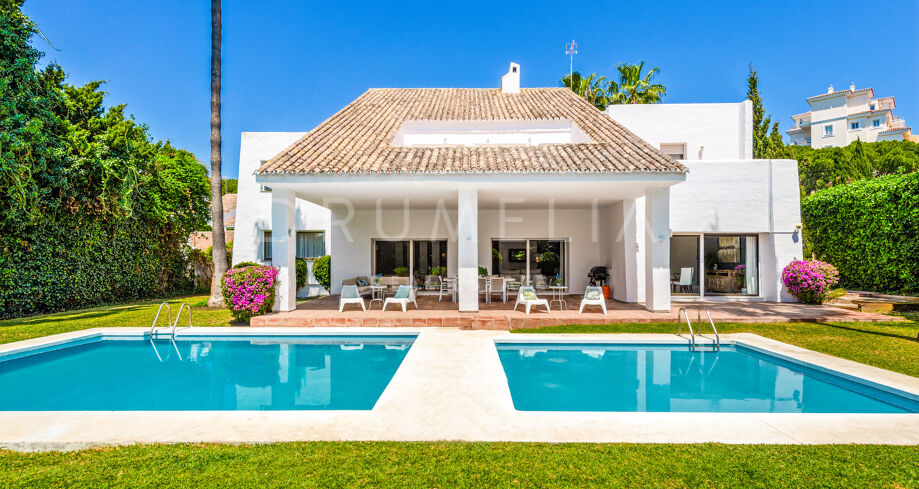 Elegante villa de lujo junto al mar y todos los servicios, Villa Marina, Puerto Banús
