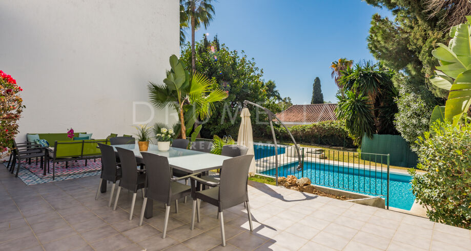 Elegante Luxusvilla am Strand in der Nähe des fabelhaften Puerto Banus, Marbella