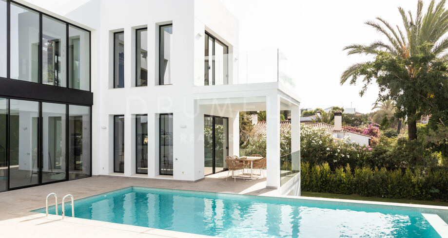 Nueva y Fabulosa Villa Moderna en la encantadora playa de Marbesa, Marbella Este