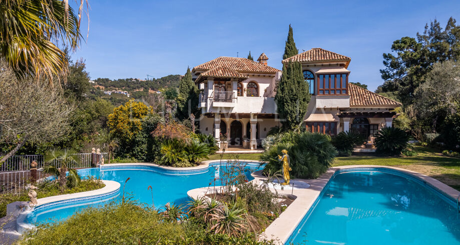 Prächtige mediterrane Villa im klassischen Stil in La Zagaleta, Benahavis, zu verkaufen