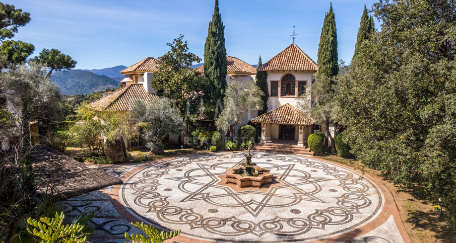 Magnificent classic-style Mediterranean villa for sale in fabulous La Zagaleta, Benahavis