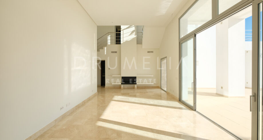 New Stylish Modern House with Fantastic Views, Puerto del Capitan, Benahavis