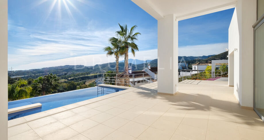 New Stylish Modern House with Fantastic Views, Puerto del Capitan, Benahavis