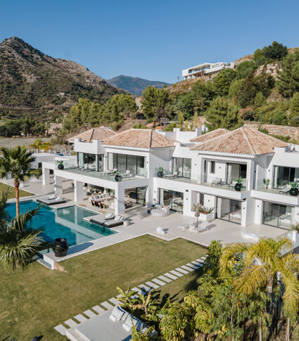 Outstanding Luxury Front Line Golf Mansion in Marbella Club Resort, Benahavis