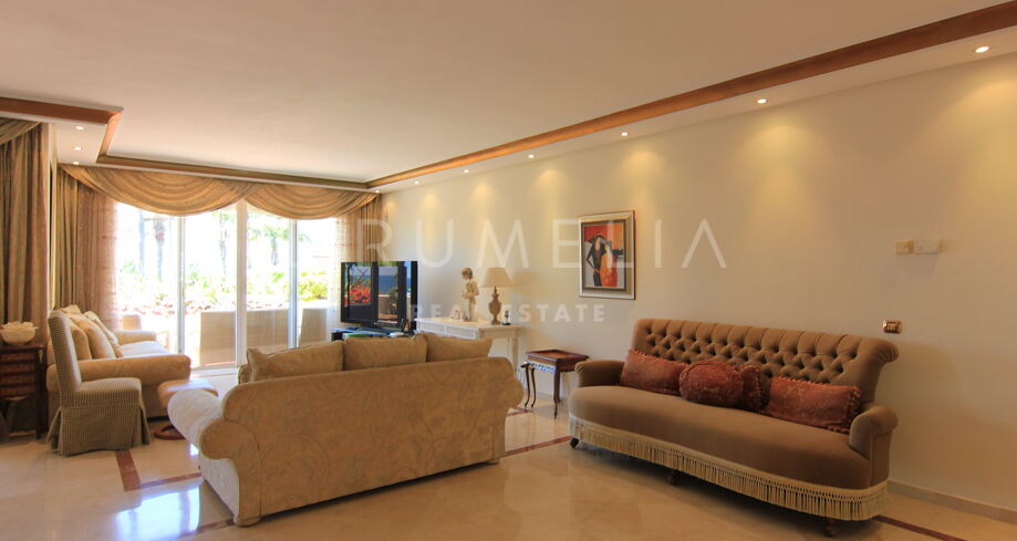 Luxe Duplex Penthouse aan het strand in Ventura del Mar, Puerto Banus, Marbella