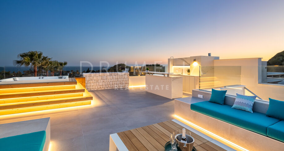 Villa contemporánea Galardonada con Vistas al Mar y Piscina Climatizada en Marbesa , Marbella Este