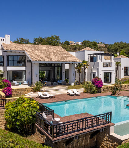 Spectacular Luxury Andalusian style Villa with Sea Views in La Zagaleta, Benahavís