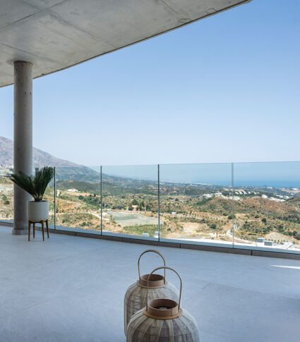 Panoramisch uitzicht op zee: Luxueus Penthouse in het prestigieuze Real de la Quinta Residential Country Club Resort, Benahavís