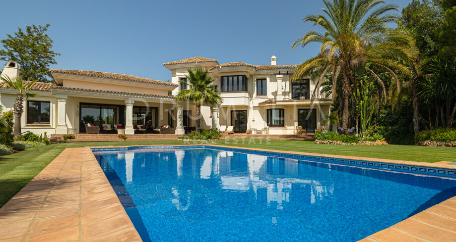 Villa in het exclusieve La Zagaleta met uitzicht op de golfbaan en luxe voorzieningen