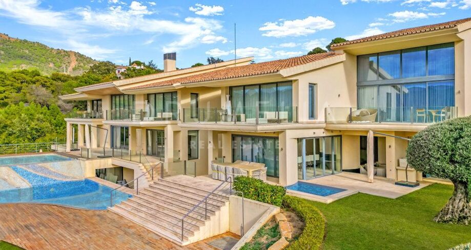 Exclusief verblijf met adembenemend uitzicht in La Zagaleta, Benahavís