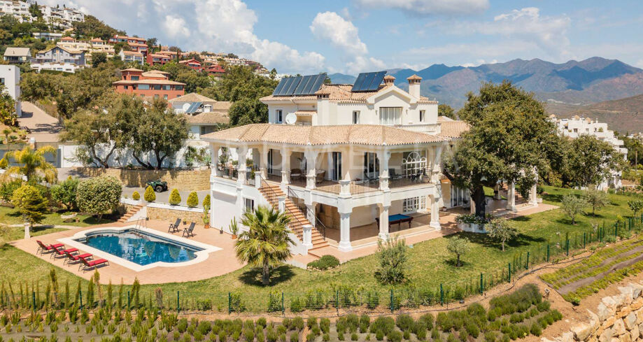 Luxueuze villa in La Mairena met panoramisch uitzicht