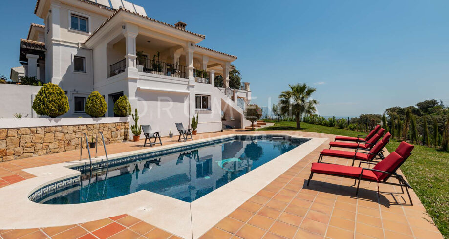 Luxueuze villa in La Mairena met panoramisch uitzicht