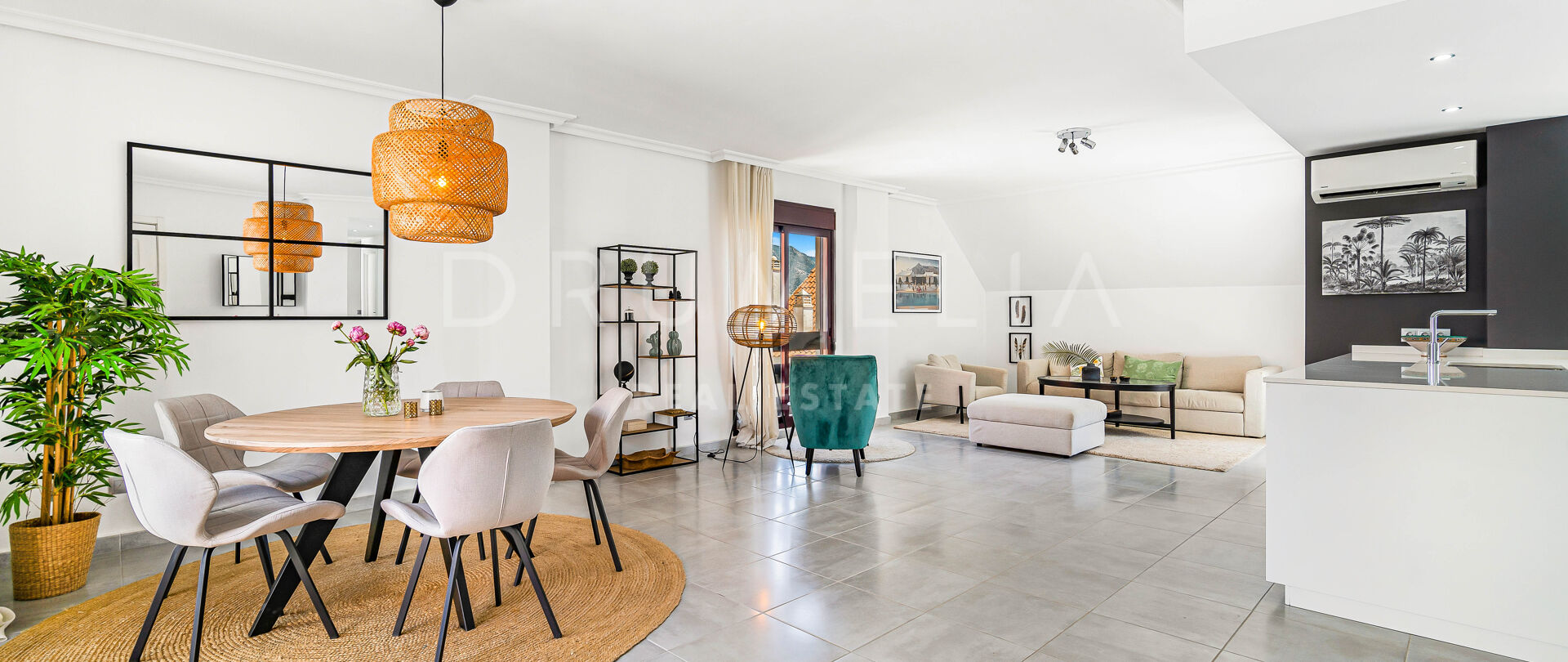 Fantastisk duplex takvåning med fyra sovrum i La Maestranza, Nueva Andalucia, Marbella