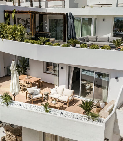 Impresionante apartamento contemporáneo de 3 dormitorios en venta en Nueva Andalucía, Marbella