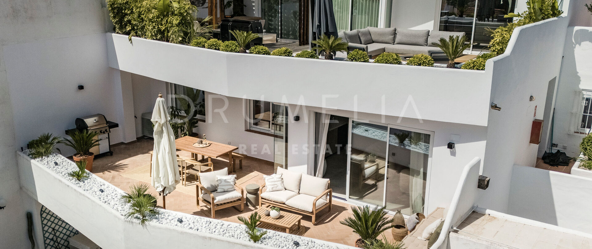 Oszałamiający współczesny apartament z 3 sypialniami na sprzedaż w Nueva Andalucia, Marbella