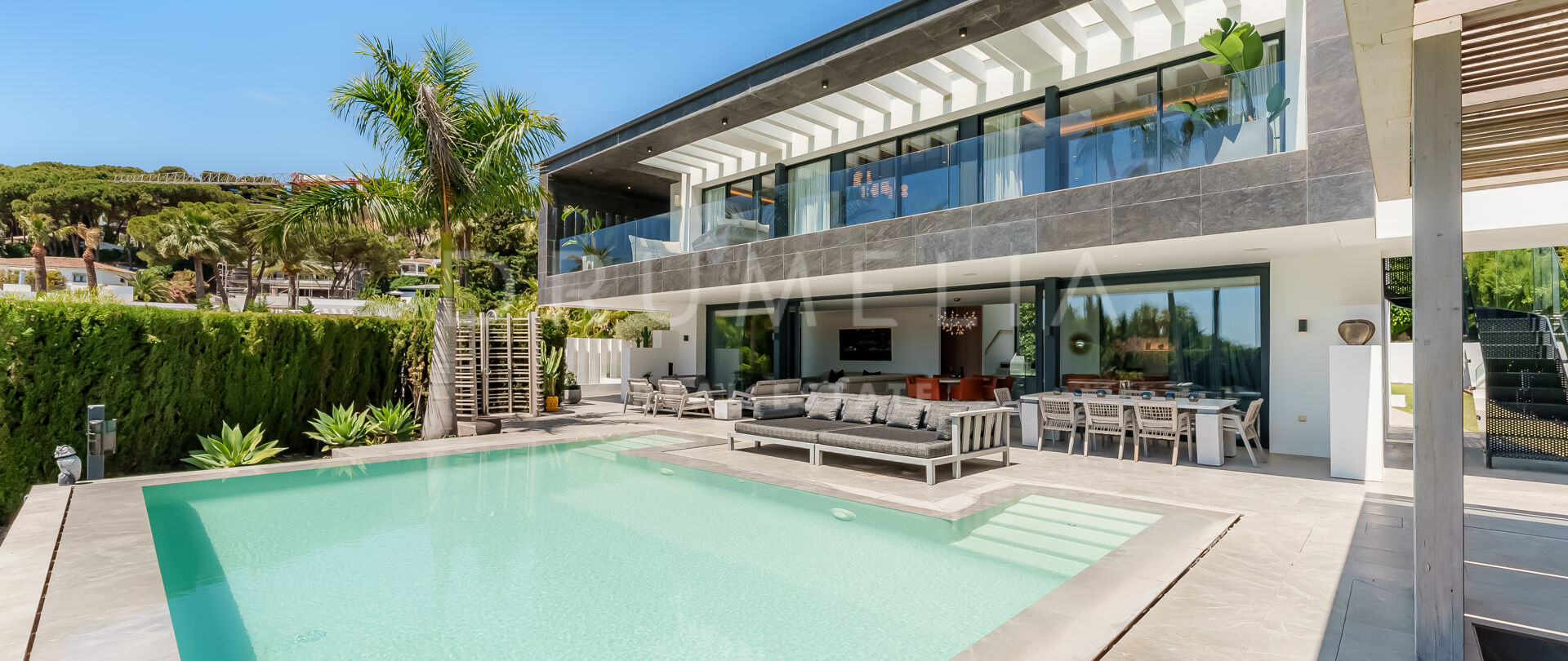 Las Brisas - Nueva Andalucia: Modern villa med panoramautsikt över havet, privat pool och jacuzzi