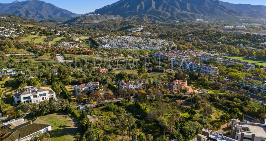 Uitzonderlijk perceel in Atalaya de RIo Verde, op loopafstand van Puerto Banus Marbella