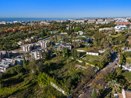 Exceptional plot in Atalaya de RIo Verde, walking distance to Puerto Banus Marbella