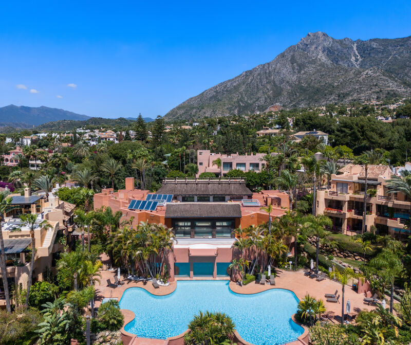 AHRA - Commercial premises situated in the prestigious Mansion Club, Marbella Golden Mile