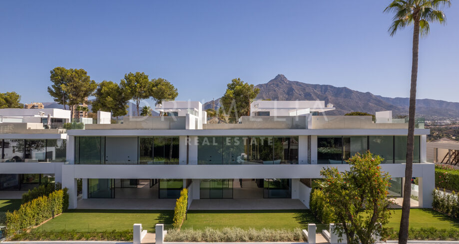 Villa de luxe moderne à vendre dans une communauté fermée avec de nombreux équipements et un emplacement de choix à Marbella