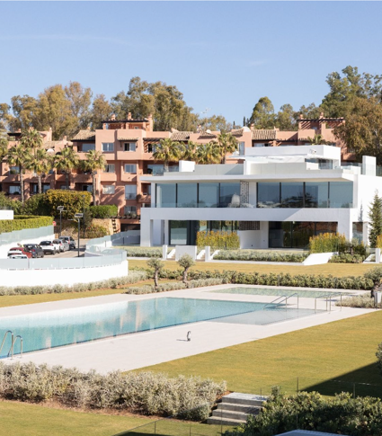 Lyxig villa med fyra sovrum till salu på Marbellas prestigefyllda Golden Mile