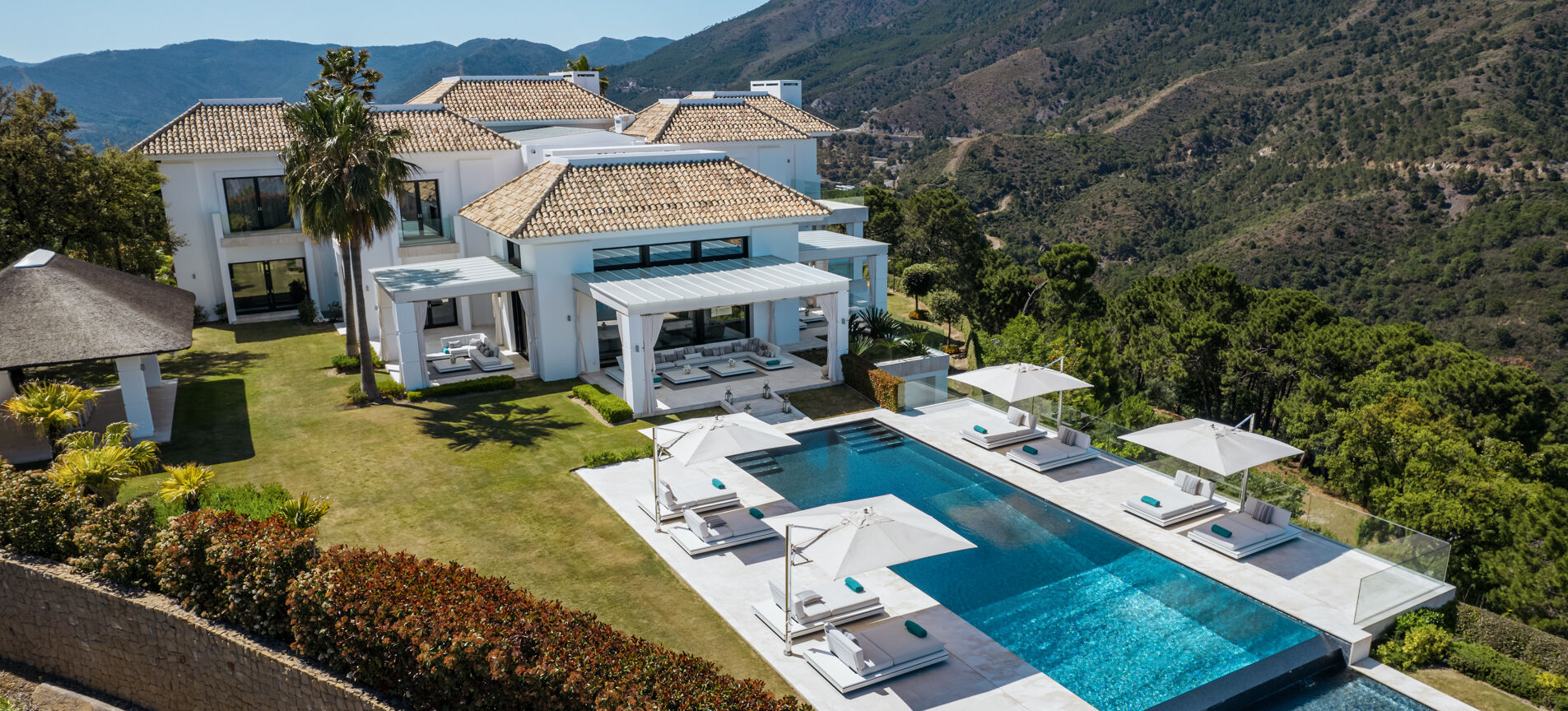 CASA VALENTINO - Atemberaubende Luxusvilla mit Panoramablick in La Zagaleta, Benahavis