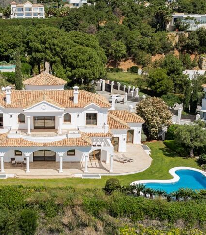 Exquisite Villa with Panoramic Sea and Mountain Views and Two Swimming Pools in Monte Mayor- Benahavis