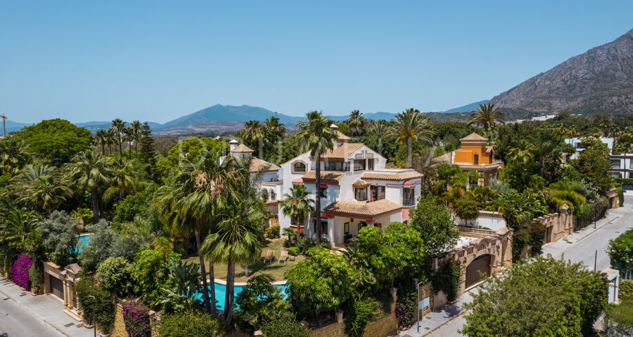 Casa Ana- Wunderschöne mediterrane Luxus-Grand-Villa in der Elite-Wohnanlage Altos de Puente Romano, Goldene Meile von Marbella