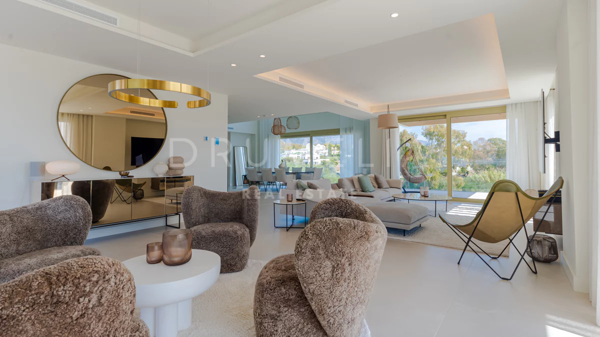 Photo inspiration: Extraordinary Triplex Penthouse Offering Ultimate Luxury On The Golden Photo Inspiration