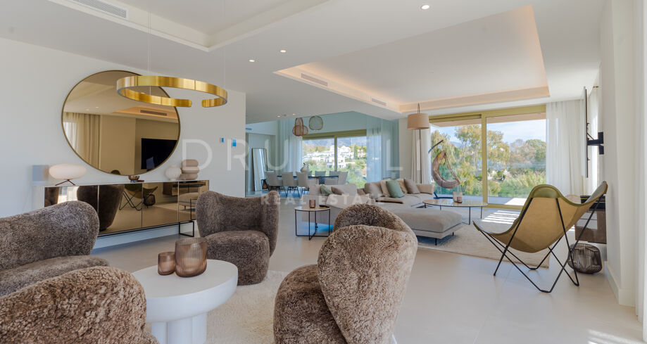 Extraordinary Triplex Penthouse Offering Ultimate Luxury on the Golden Mile, Near the Beach