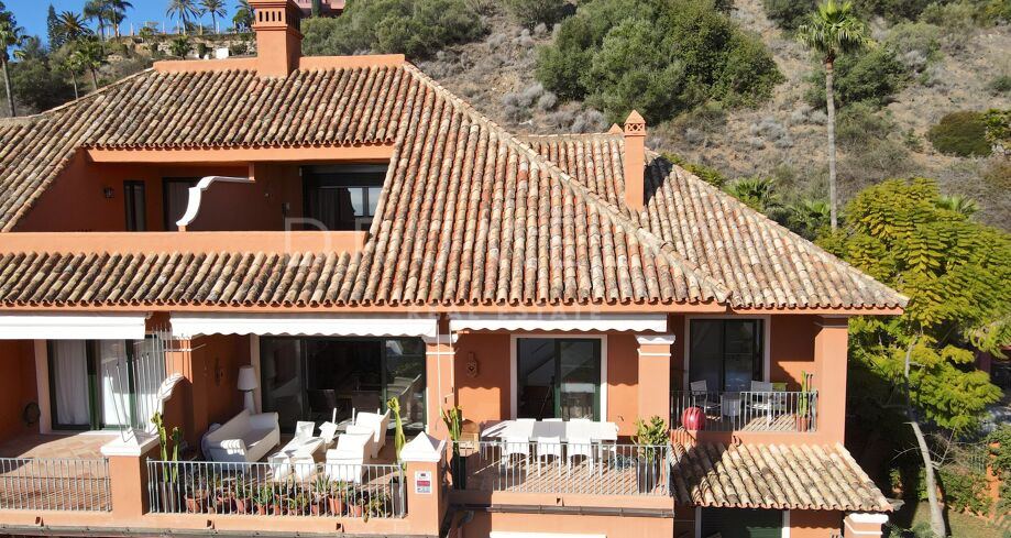 Ruim Penthouse met 3 slaapkamers en panoramisch uitzicht in Monte Halcones, Benahavis