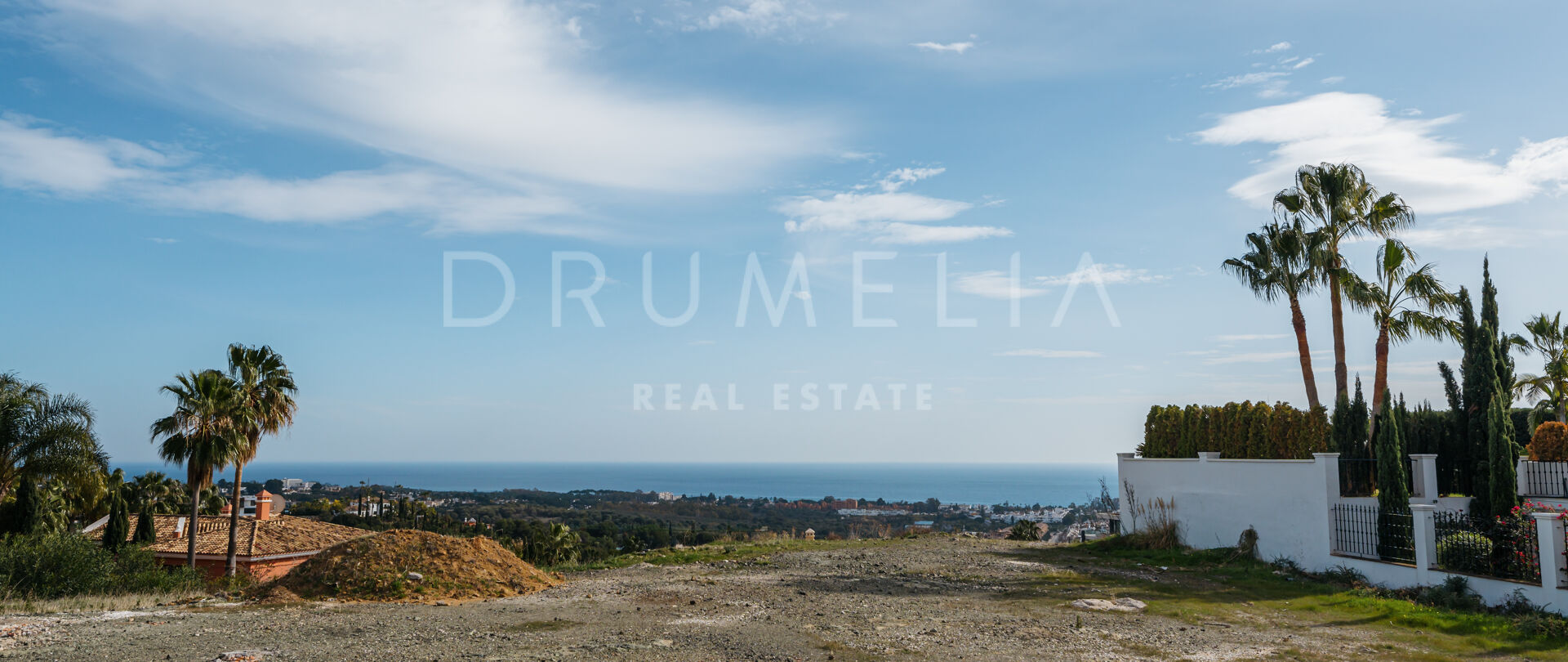 Участок с панорамным видом в Лос Фламингос, Бенахавис