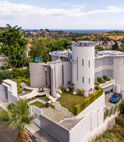 Einzigartige Villa mit einzigartigem architektonischen Design und Meerblick in El Paraiso