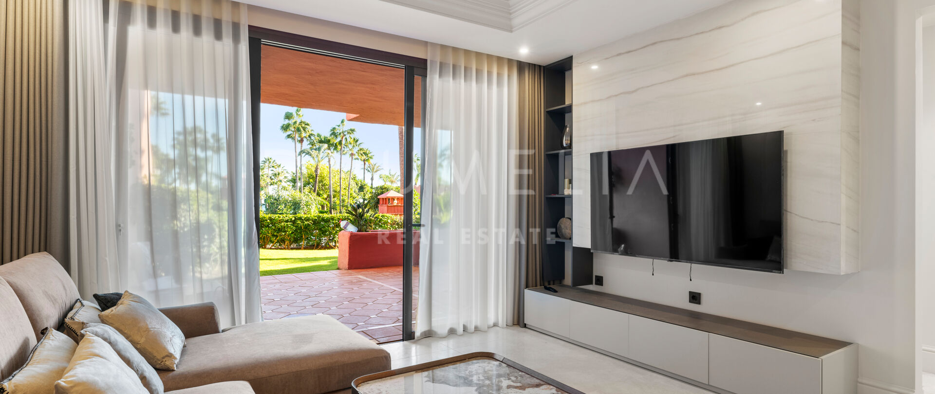 Luksusowy, odnowiony apartament przy plaży w Cabo Bermejo Estepona