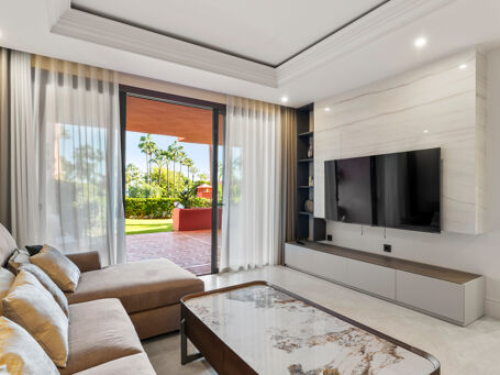 Luxuriöses, renoviertes Apartment am Strand in Cabo Bermejo, Estepona