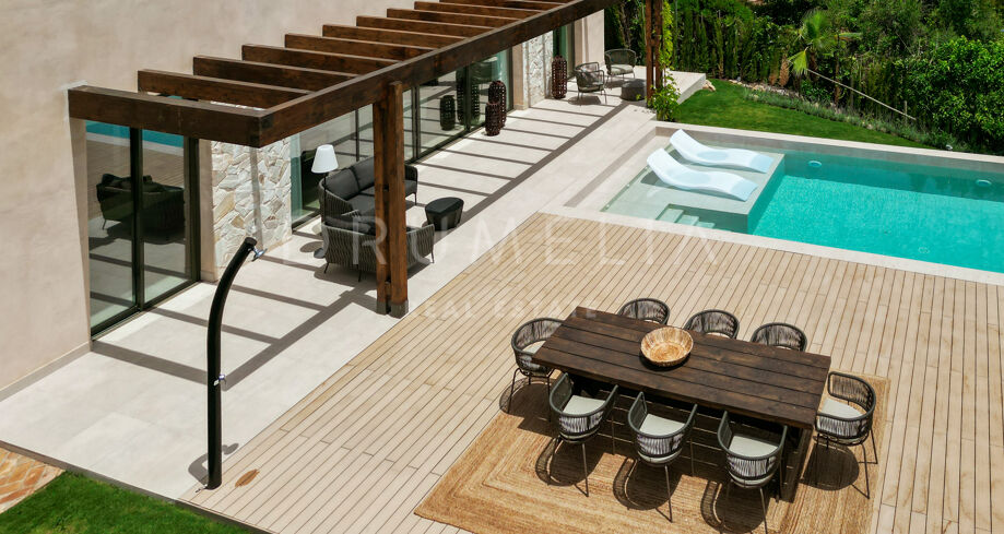 Nowoczesna willa w spokojnym śródziemnomorskim stylu z widokiem na morze w Paraiso Alto, Benahavis