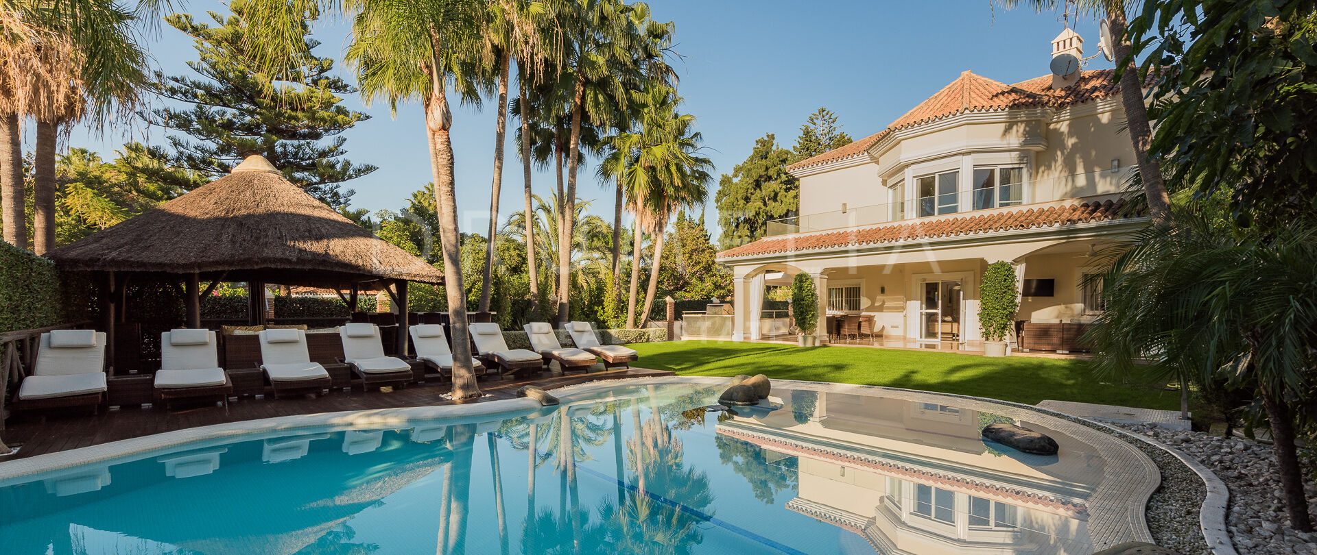 Wunderschöne 8-Schlafzimmer-Villa mit Meerblick in Cortijo Blanco, San Pedro de Alcantara